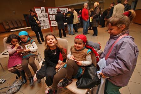 Les enfants toujours présent à la fête!!