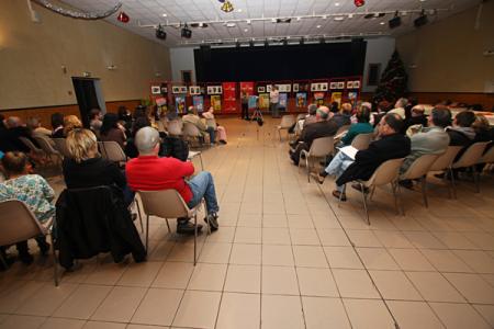 Une cérémonie, un rassemblement à gauche!!